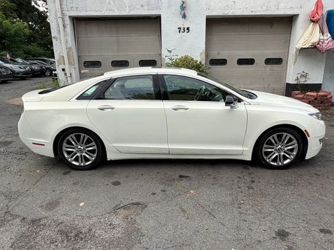 Used 2013 Lincoln MKZ FWD image 12