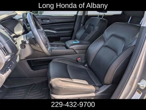 Used 2022 Nissan Pathfinder SL FWD image 16