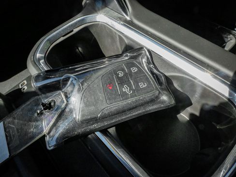 Used 2025 GMC Sierra 2500 Denali Ultimate image 36