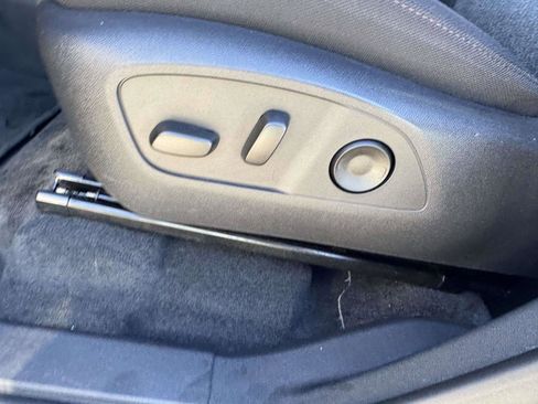 Used 2025 GMC Acadia Elevation image 20