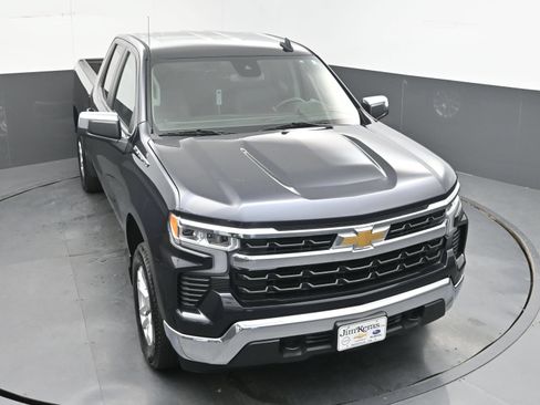 Used 2023 Chevrolet Silverado 1500 LT AWD/4WD image 34