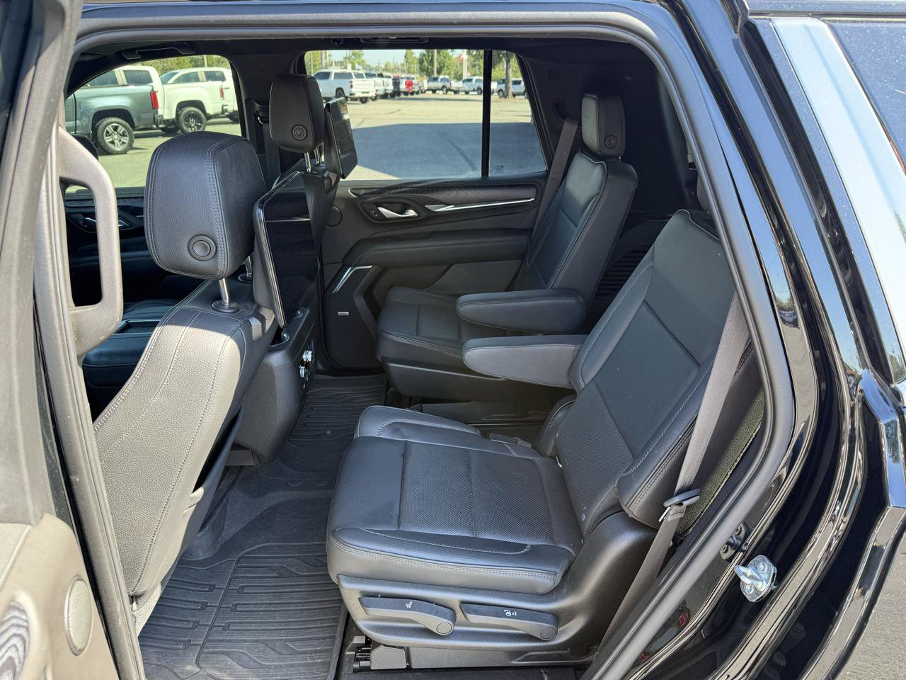 Used 2021 GMC Yukon Denali w/ Denali Ultimate Package AWD/4WD image 17