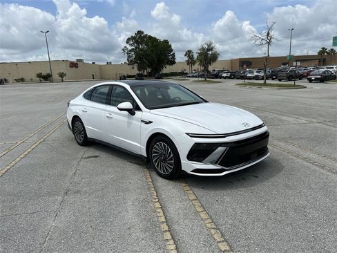 New 2025 Hyundai Sonata Limited image 2