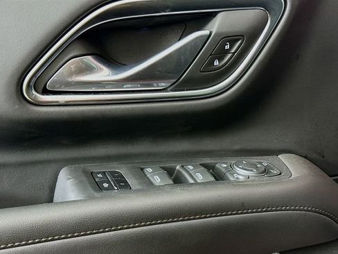 Used 2024 Chevrolet Suburban High Country w/ Advanced Technology Package image 21