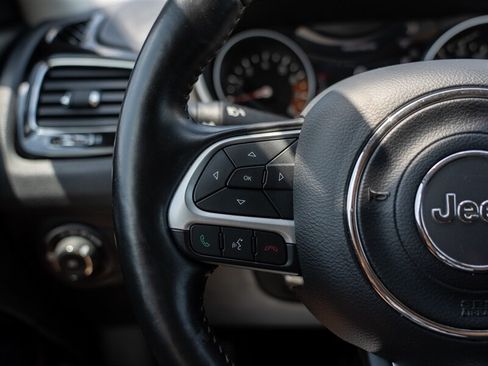Used 2020 Jeep Compass Limited AWD/4WD image 28