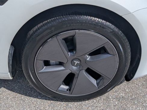 Used 2023 Tesla Model 3 Standard Range image 17