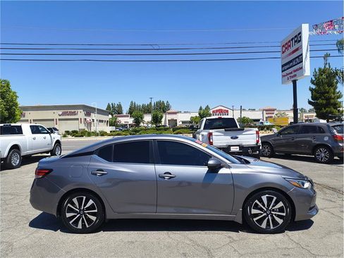 Used 2021 Nissan Sentra SV w/ SV Premium Package FWD image 4