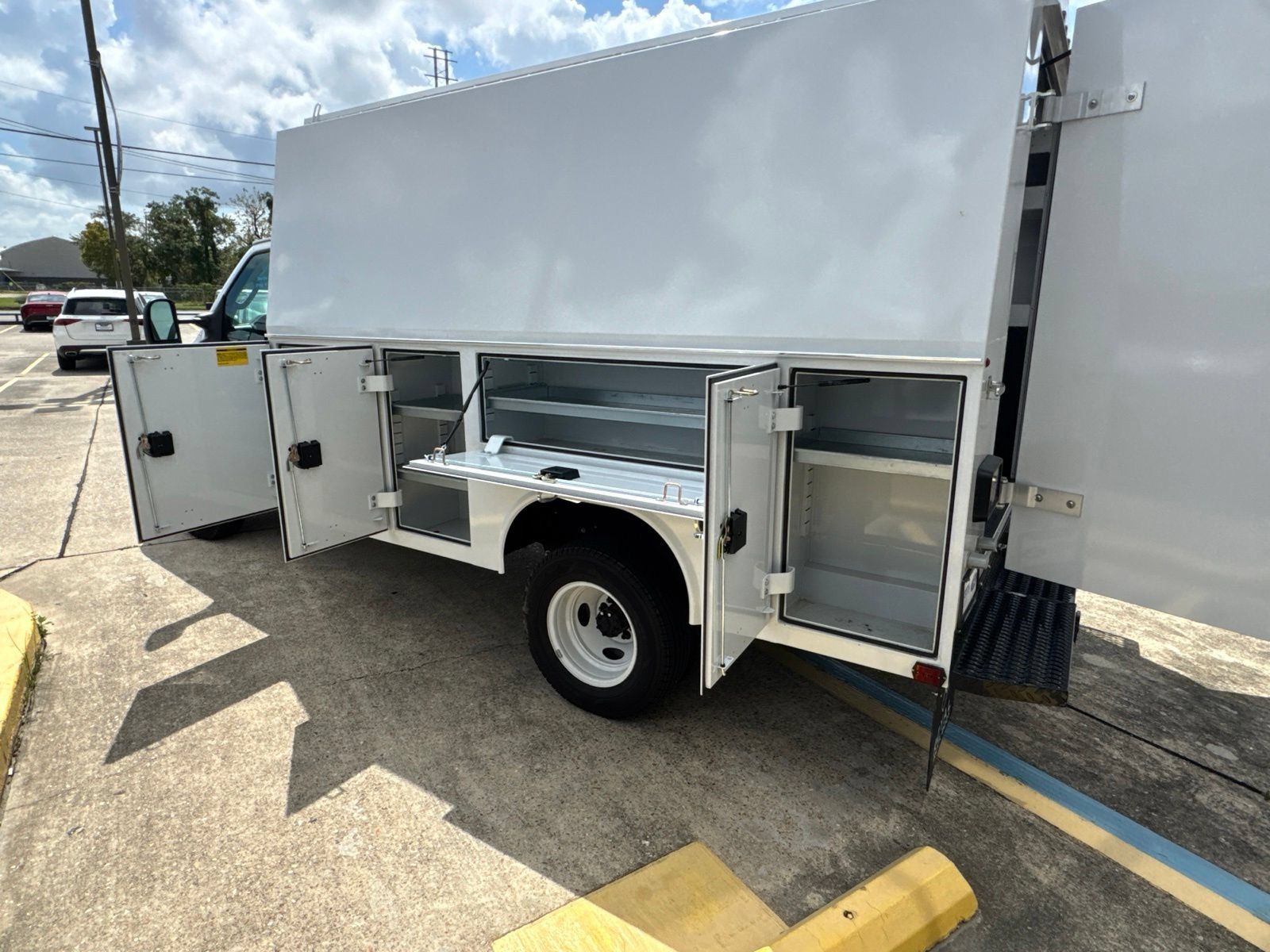 Used 2026 Ford E-350 and Econoline 350 Super Duty w/ Power Equipment Group RWD image 28