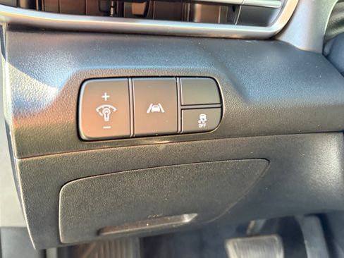 Used 2023 Hyundai Elantra SEL FWD image 17