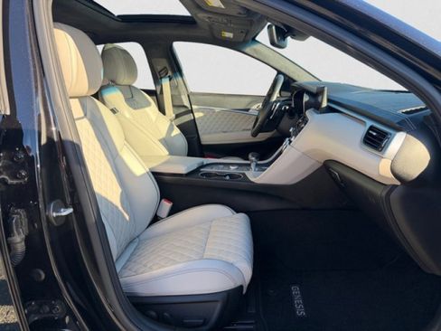 Used 2023 Genesis G70 3.3T w/ Sport Prestige Package image 20