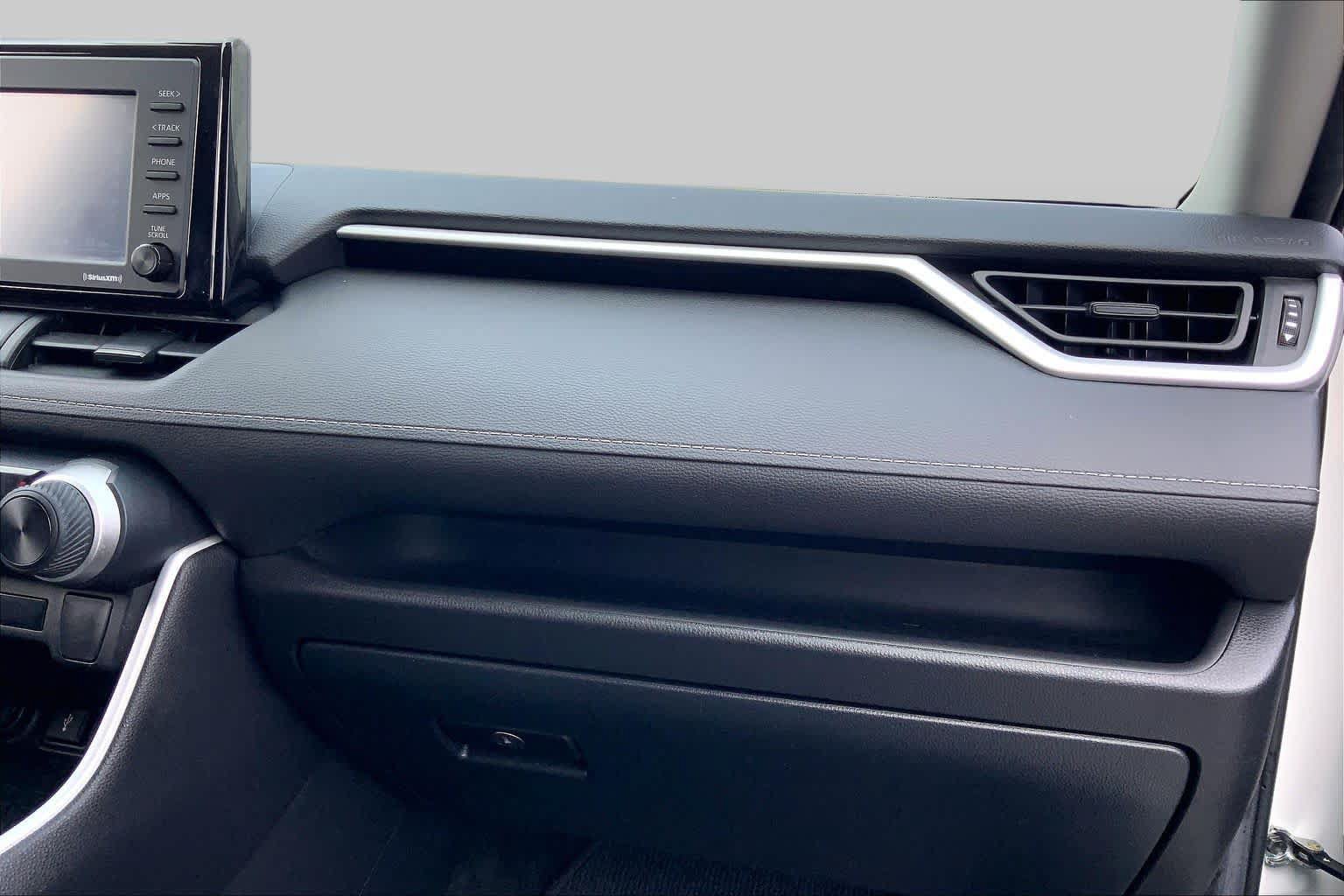 Used 2022 Toyota RAV4 LE FWD image 18