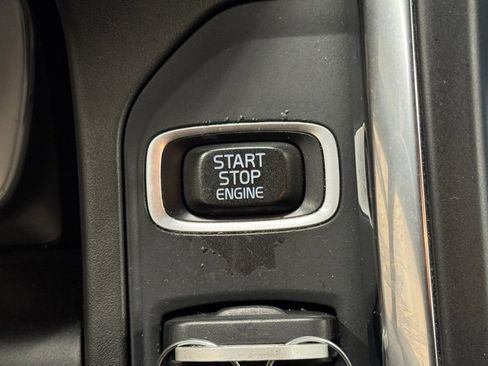 Used 2016 Volvo XC60 T6 R-Design Platinum w/ Climate Package image 29