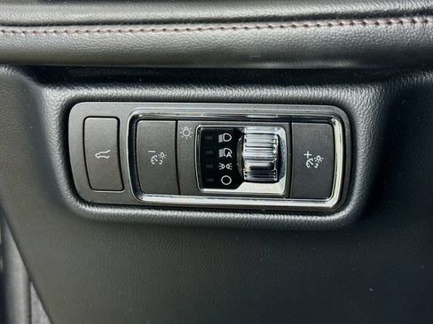 Used 2022 Lincoln Aviator Reserve w/ Equipment Group 201A AWD/4WD image 11