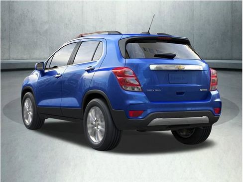 Used 2018 Chevrolet Trax LS FWD image 1