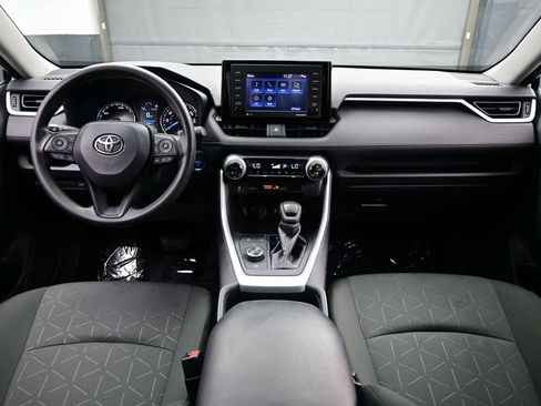 Used 2022 Toyota RAV4 XLE w/ Convenience Package AWD/4WD image 17