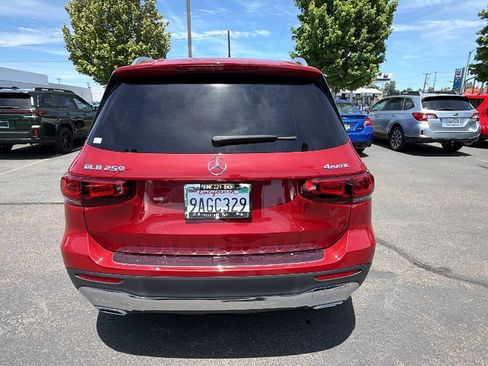 Used 2022 Mercedes-Benz GLB 250 4MATIC image 5