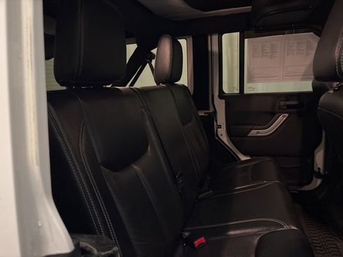 Used 2015 Jeep Wrangler Unlimited Rubicon w/ Dual Top Group image 22