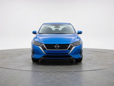 Used 2025 Nissan Sentra SV image 2