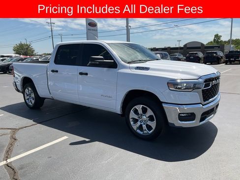 Used 2025 RAM 1500 Big Horn RWD image 19