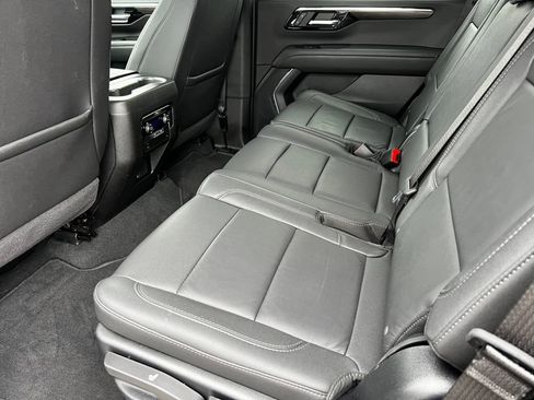 Used 2025 Chevrolet Tahoe LT image 11