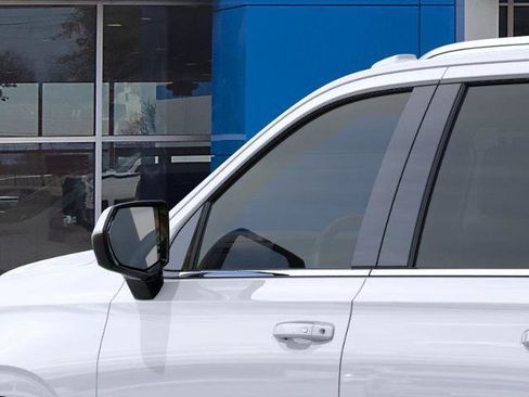 New 2026 Chevrolet Suburban LS image 38