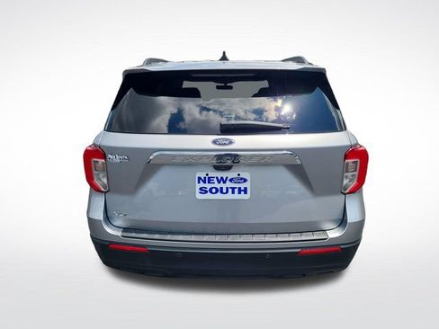 Used 2022 Ford Explorer XLT RWD image 4