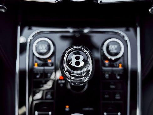 Used 2023 Bentley Flying Spur V8 AWD/4WD image 72
