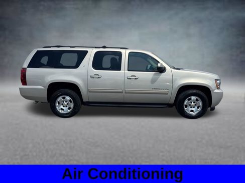 Used 2011 Chevrolet Suburban LT AWD/4WD image 5