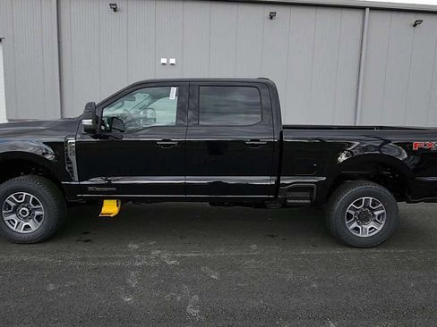 New 2026 Ford F250 Lariat w/ FX4 Off-Road Package image 5