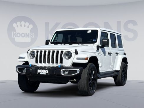 Used 2022 Jeep Wrangler Unlimited Sahara w/ Cold Weather Group AWD/4WD image 1