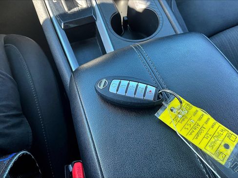 Used 2024 Nissan Altima 2.5 S FWD image 36