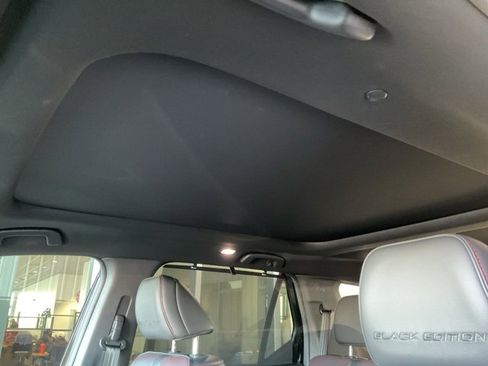 Certified 2025 Honda Pilot Black Edition image 7