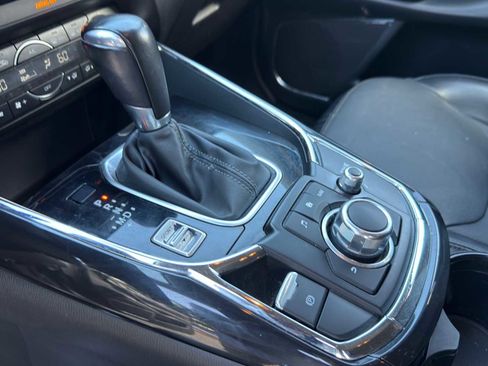 Used 2018 MAZDA CX-9 Touring w/ Touring Premium Package FWD image 16
