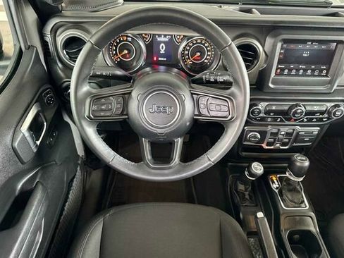 Used 2022 Jeep Wrangler Unlimited Sport AWD/4WD image 11