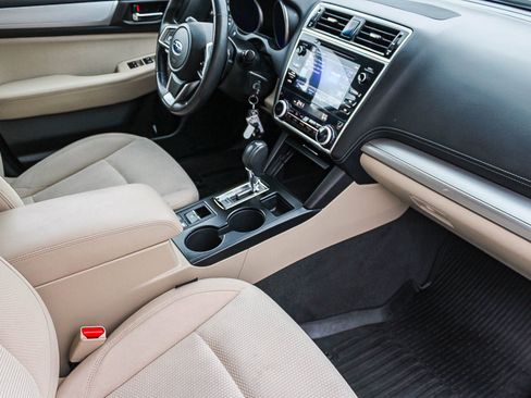Used 2018 Subaru Outback 2.5i Premium image 17