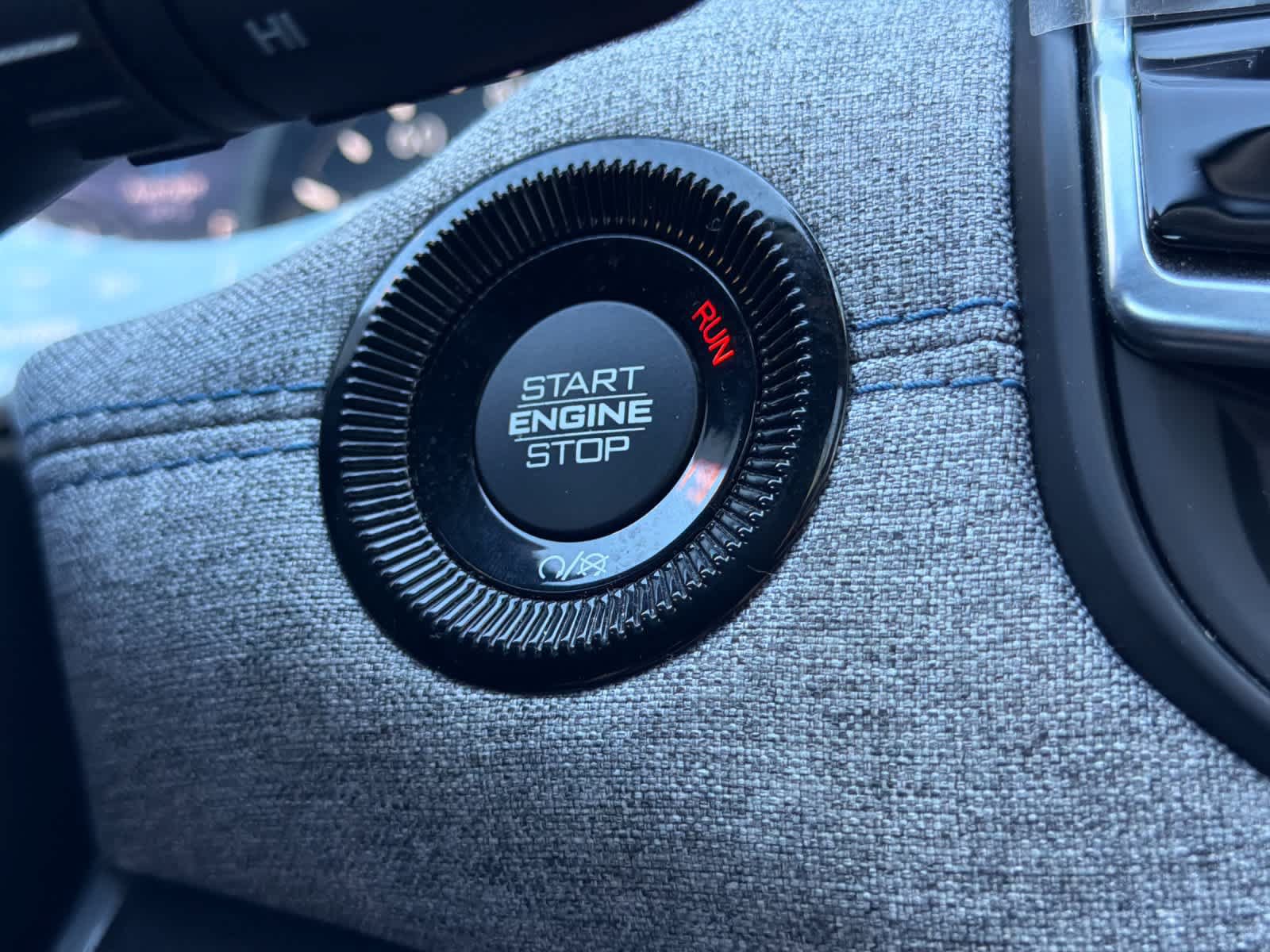 Used 2022 Jeep Compass Latitude w/ Sun and Sound Group FWD image 23
