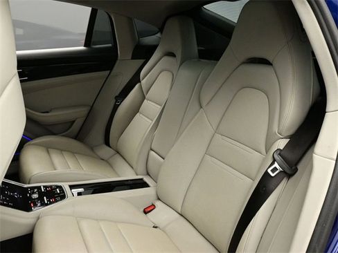 Used 2023 Porsche Panamera 4S w/ Premium Package image 14