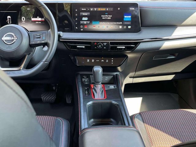Used 2025 Nissan Kicks SR AWD/4WD image 15