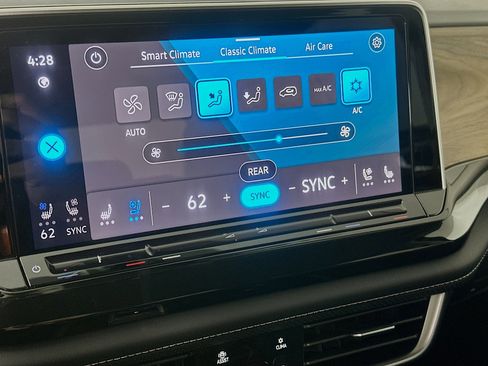 Used 2025 Volkswagen Atlas SE FWD image 22