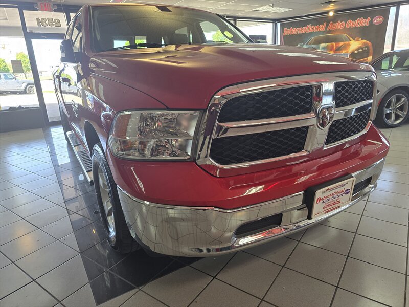 Used 2019 RAM 1500 Classic SLT AWD/4WD image 3
