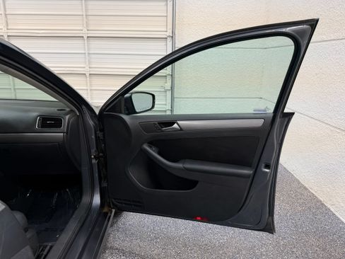 Used 2013 Volkswagen Jetta TDI FWD image 28