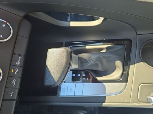 New 2026 Hyundai Elantra SE FWD image 19