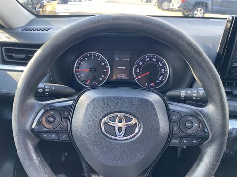 Used 2021 Toyota RAV4 LE image 21