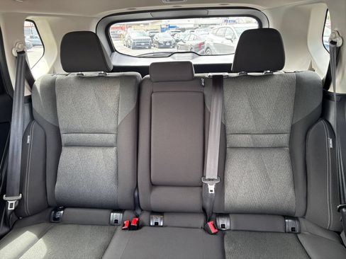 Used 2025 Nissan Rogue SV FWD image 40