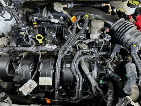 Certified 2020 Ford Edge SEL w/ Cold Weather Package image 9