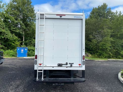 Used 2023 GMC Savana 3500 w/ Power Convenience Package image 6