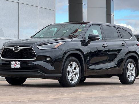 Certified 2022 Toyota Highlander LE image 10