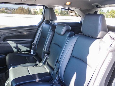 Certified 2023 Honda Odyssey Touring image 17