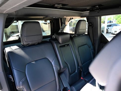 Used 2021 Ford Bronco First Edition AWD/4WD image 41
