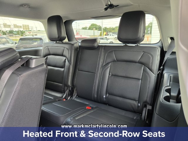 New 2027 Lincoln Navigator Premiere RWD image 11